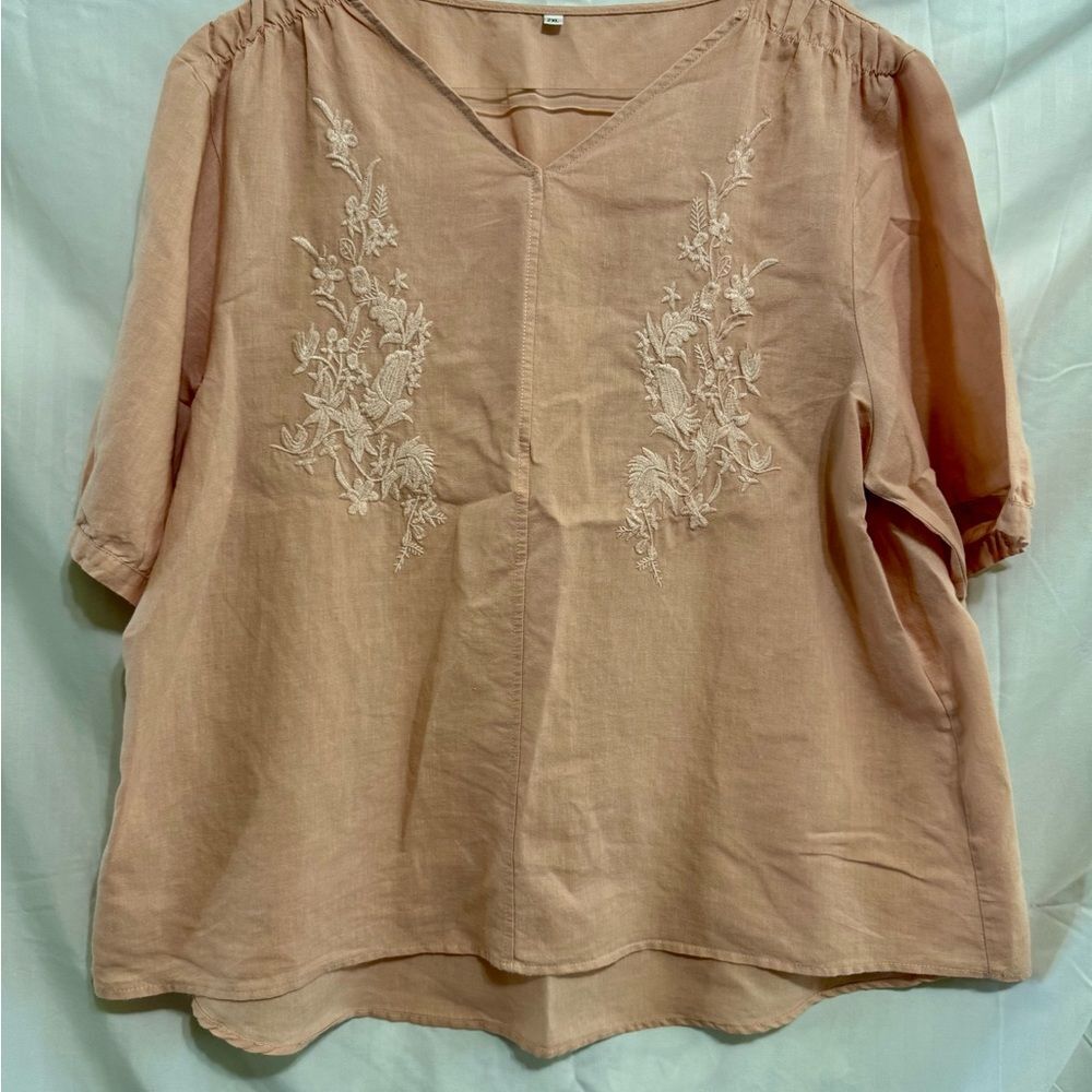 Women’s Plus Size 2X Embroidered Peach/Khaki colored Blouse.